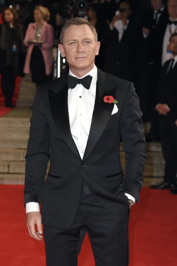 daniel-craig-smoking-czerwony-dywan
