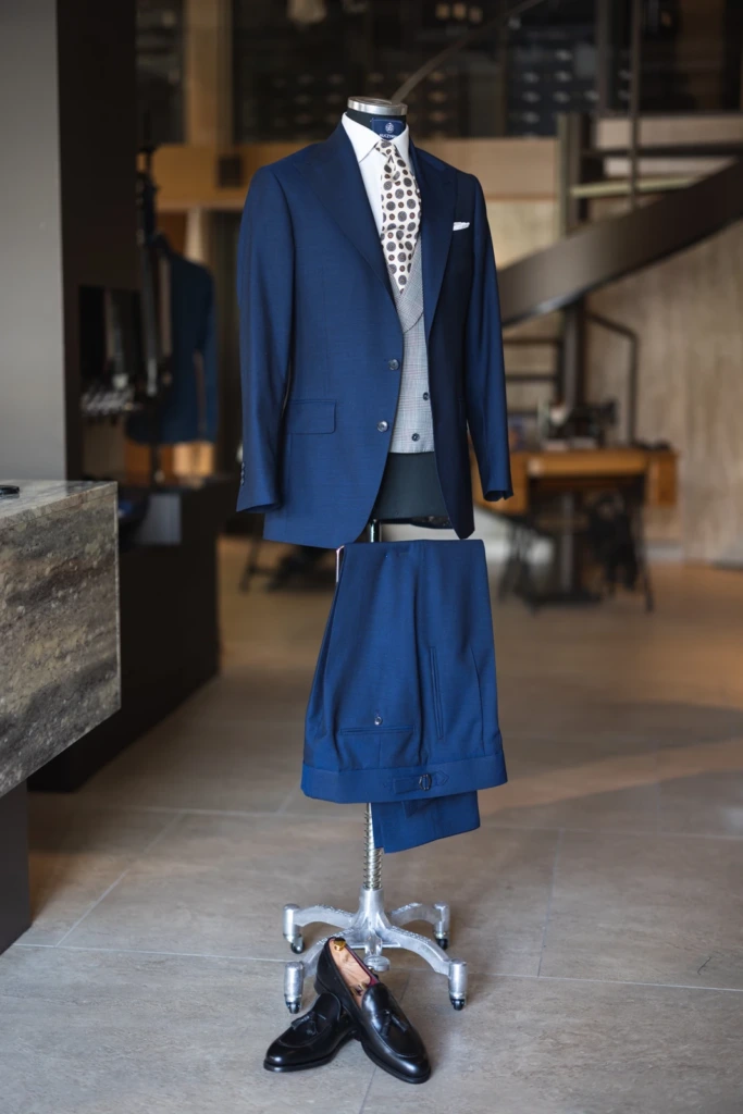 granatowy-garnitur-dormeuil-tonik-wool2