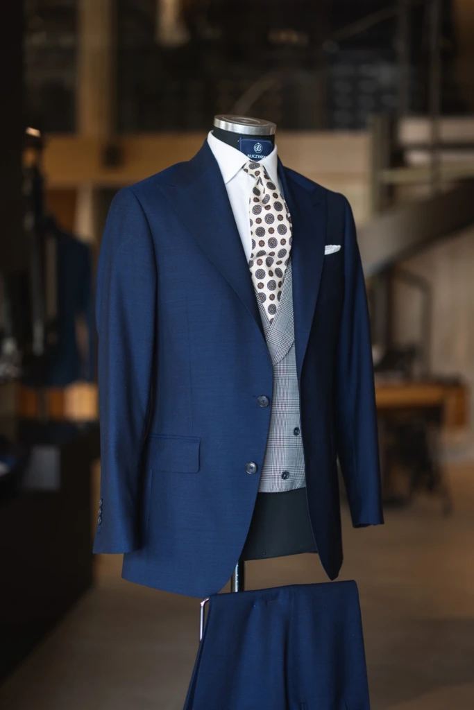 granatowy-garnitur-dormeuil-tonik-wool3