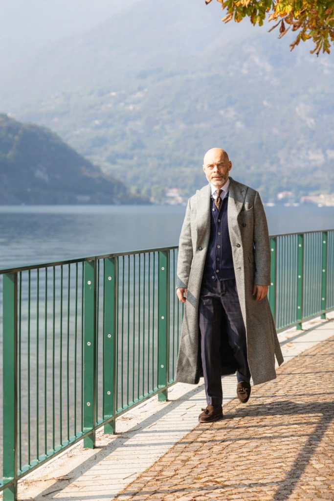 plaszcz-za-kolano-szary-w-krate3