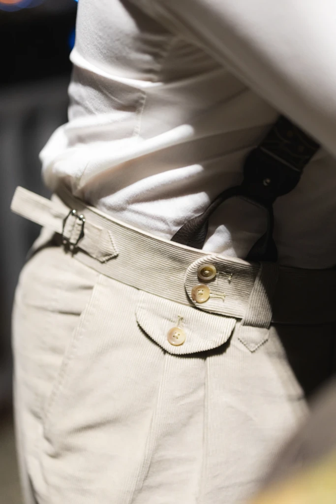 sztruks-spodnie-kremowe-na-szelki1